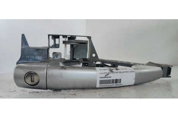 Recambio de maneta exterior delantera derecha para peugeot 3008 1.6hdi 112 fap referencia OEM IAM 9688668080  