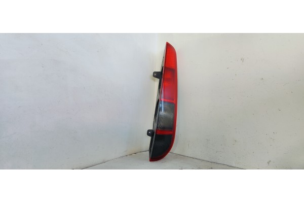 Recambio de piloto trasero derecho para ford focus c-max (cap) ghia (d) referencia OEM IAM 4M5113N004C  