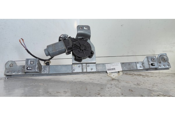 Recambio de elevalunas trasero derecho para renault kangoo dynamique acción especial referencia OEM IAM 8200497661  