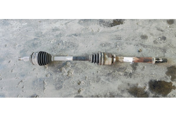 Recambio de transmision delantera derecha para renault scenic iii 1.9 dci 130 referencia OEM IAM 8200725513  