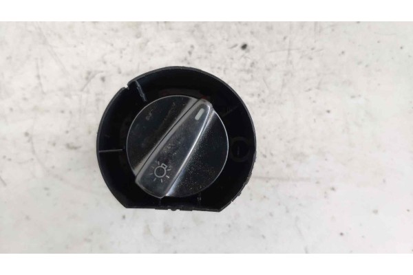 Recambio de mando luces para volkswagen passat berlina (3b3) 1.6 referencia OEM IAM 04052031  