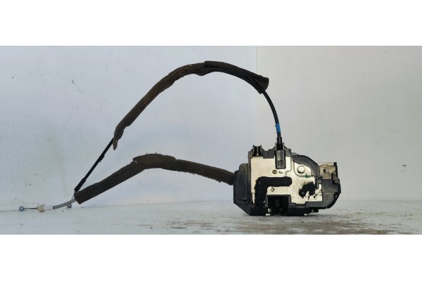 Recambio de cerradura puerta trasera izquierda para nissan navara 4x4 dc le tech premium at 4p referencia OEM IAM   