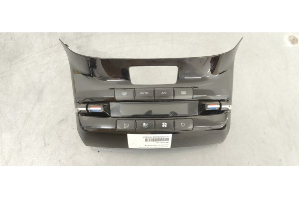 Recambio de mando climatizador para peugeot 208 1.6 hdi 92 fap referencia OEM IAM 96722471XU  