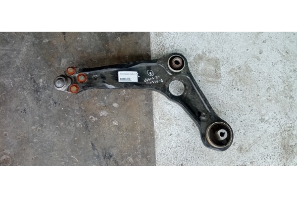 Recambio de brazo suspension superior delantero derecho para renault scenic iv 1.3 tce referencia OEM IAM   