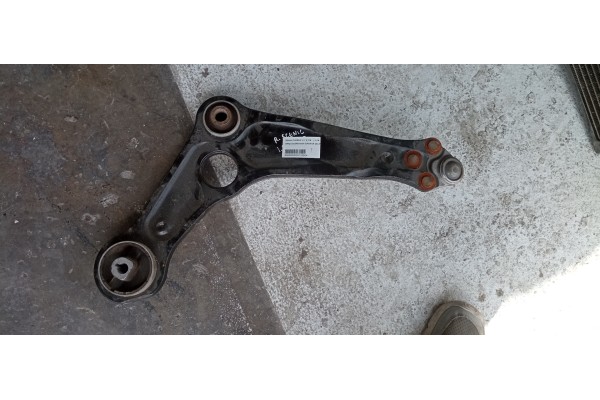 Recambio de brazo suspension superior delantero izquierdo para renault scenic iv 1.3 tce referencia OEM IAM   