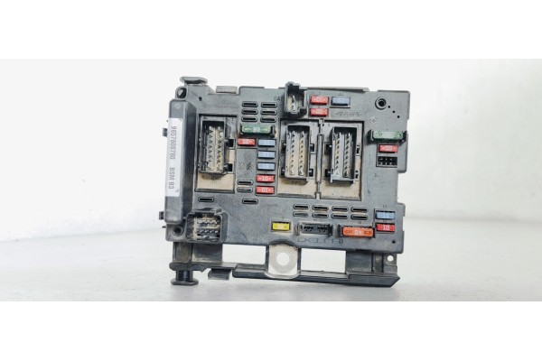 Recambio de caja reles / fusibles para peugeot 307 (s1) xs referencia OEM IAM 9657608780  