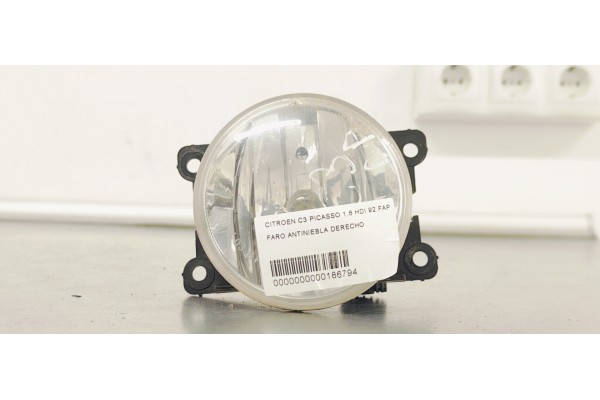 Recambio de faro antiniebla derecho para citroen c3 picasso 1.6 hdi 92 fap referencia OEM IAM   