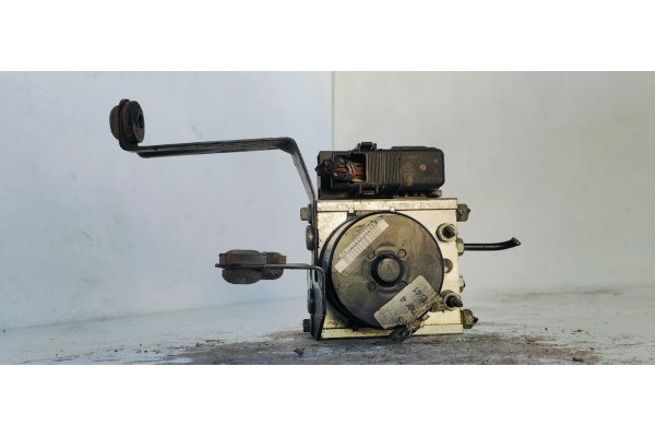 Recambio de abs para ford focus berlina (cap) 1.6tdci 90 referencia OEM IAM 3M512M110JA  