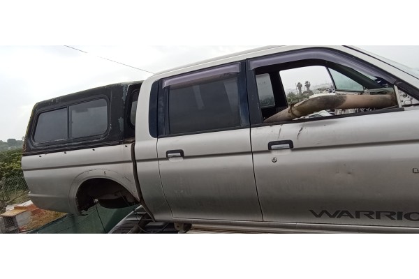 Recambio de puerta trasera derecha para mitsubishi l 200 (k6/7) 2.5 td cat referencia OEM IAM   