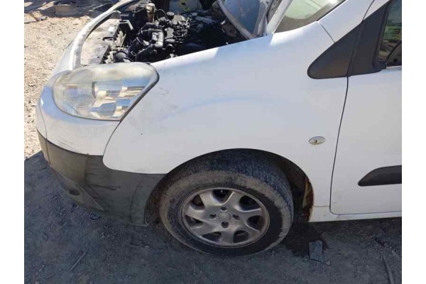 Recambio de aleta delantera izquierda para peugeot partner kasten 1.6 hdi 90 referencia OEM IAM   