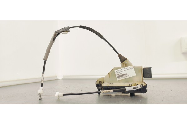 Recambio de cerradura puerta trasera derecha para peugeot 208 1.6 hdi 92 fap referencia OEM IAM 9688080780  