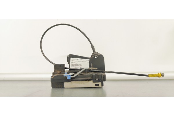 Recambio de cerradura puerta delantera derecha para renault trafic combi (ab 4.01) passenger privilege referencia OEM IAM 820000