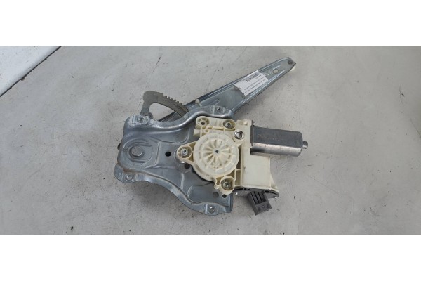 Recambio de elevalunas trasero derecho para toyota avensis berlina (t25) 1.8 16v cat referencia OEM IAM 6983005100  