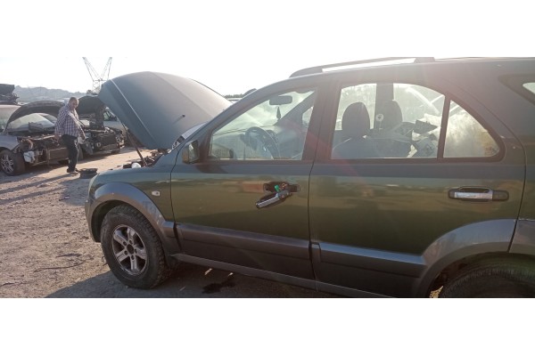 Recambio de puerta delantera izquierda para kia sorento 2.5 crdi ex referencia OEM IAM   