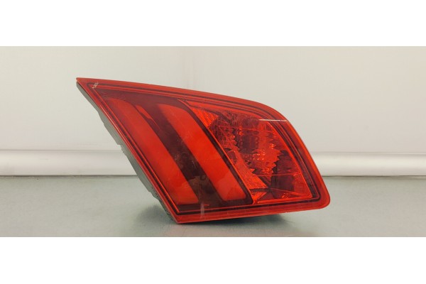 Recambio de piloto trasero izquierdo interior para peugeot 308 1.6hdi 92 fap referencia OEM IAM 9677818380  