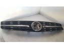 Recambio de rejilla delantera para opel vivaro furgón 2.0 cdti 123 fap referencia OEM IAM 9833128577  
