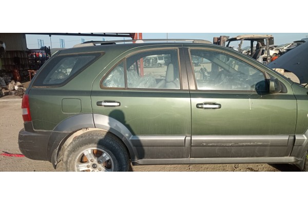 Recambio de puerta trasera derecha para kia sorento 2.5 crdi cat referencia OEM IAM   