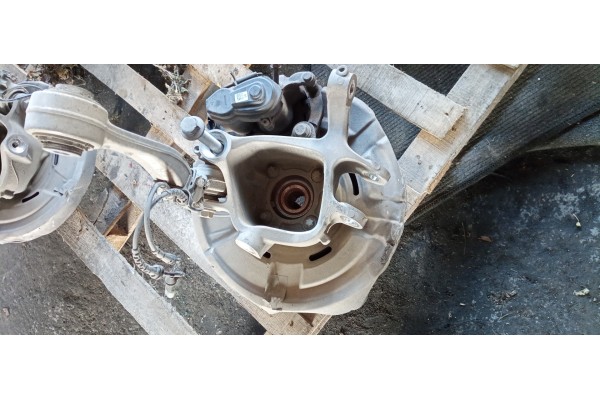 Recambio de mangueta trasera derecha para bmw serie 5 lim. (f10) 530d xdrive referencia OEM IAM   