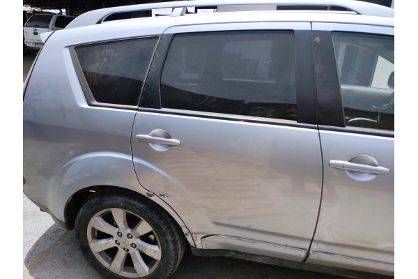 Recambio de puerta trasera derecha para mitsubishi outlander (cw0) 2.0 di-d intense plus referencia OEM IAM   