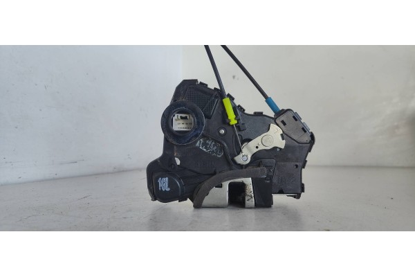 Recambio de cerradura puerta delantera izquierda para toyota avensis berlina (t25) 1.8 16v cat referencia OEM IAM   