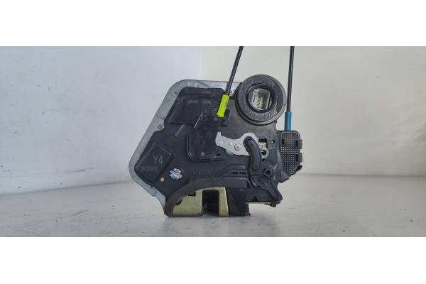 Recambio de cerradura puerta trasera izquierda para toyota avensis berlina (t25) 1.8 16v cat referencia OEM IAM   