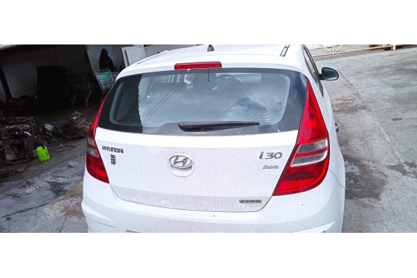 Recambio de porton trasero para hyundai i30 classic referencia OEM IAM   