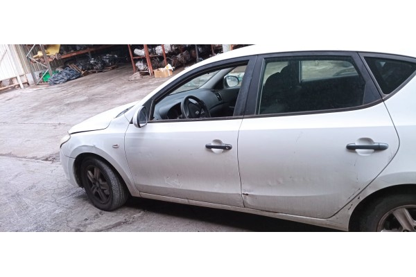 Recambio de puerta delantera izquierda para hyundai i30 classic referencia OEM IAM   