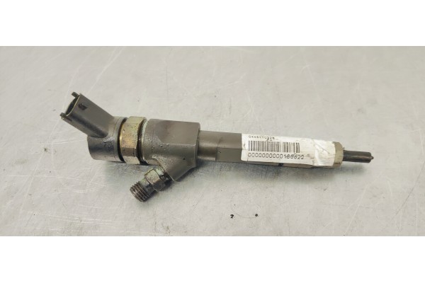 Recambio de inyector para renault scenic iii 1.9 dci 130 referencia OEM IAM 0445110328  