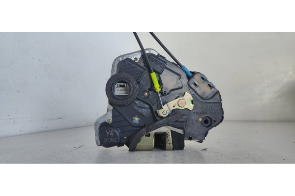 Recambio de cerradura puerta delantera izquierda para toyota avensis berlina (t25) 1.8 16v cat referencia OEM IAM   