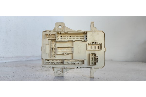 Recambio de caja reles / fusibles para hyundai i30 classic referencia OEM IAM 919501H51010  