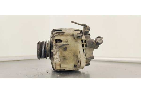 Recambio de alternador para hyundai i30 1.6 crdi 115 referencia OEM IAM 373002A600  