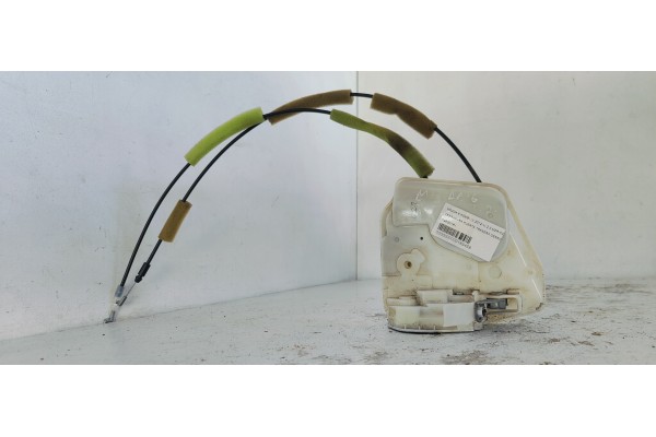 Recambio de cerradura puerta trasera derecha para mazda 6 kombi ()(.2012) 2.2 mzr-cd referencia OEM IAM F96G01R1  