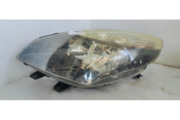 Recambio de faro izquierdo para renault scenic iii 1.9 dci 130 referencia OEM IAM 260600023R  