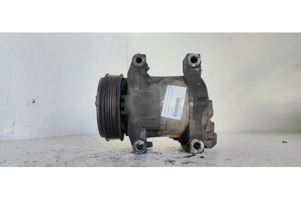 Recambio de compresor aire acondicionado para nissan almera tino (v10m) acenta plus referencia OEM IAM 926009F511  