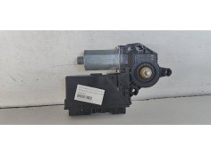 Recambio de motor elevalunas trasero derecho para audi a4 berlina (8e) 2.5 v6 24v tdi referencia OEM IAM 8E0959802E  