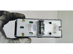 Recambio de mando elevalunas delantero izquierdo para hyundai i40 i40 berlina fase 2 referencia OEM IAM 935703Z000  