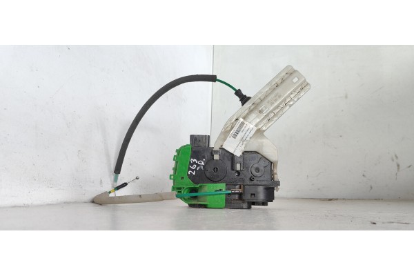 Recambio de cerradura puerta trasera derecha para hyundai i40 style referencia OEM IAM 814203Z000  