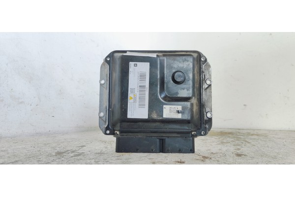 Recambio de centralita motor uce para opel astra j lim. berlina fase 1 referencia OEM IAM 55575315  