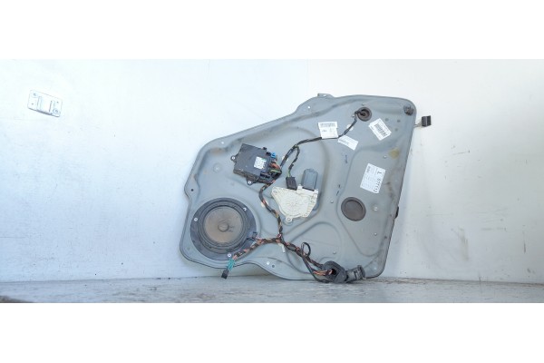 Recambio de elevalunas trasero izquierdo para mercedes-benz clase b (w245) 2.0 cdi cat referencia OEM IAM A1697301579  
