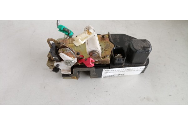 Recambio de cerradura puerta trasera derecha para chrysler 300 c 3.0 crd executive referencia OEM IAM   