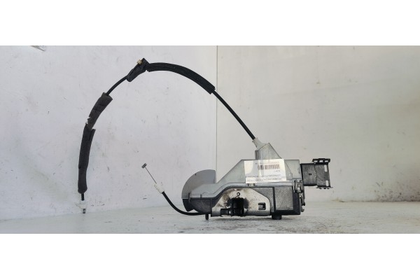 Recambio de cerradura puerta delantera izquierda para peugeot partner kombi 1.6 hdi 110 fap referencia OEM IAM 828411  