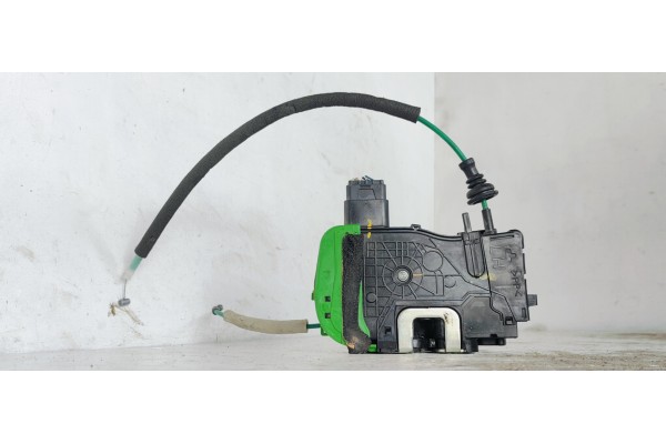 Recambio de cerradura puerta delantera izquierda para hyundai i40 i40 berlina fase 2 referencia OEM IAM 813103Z000  