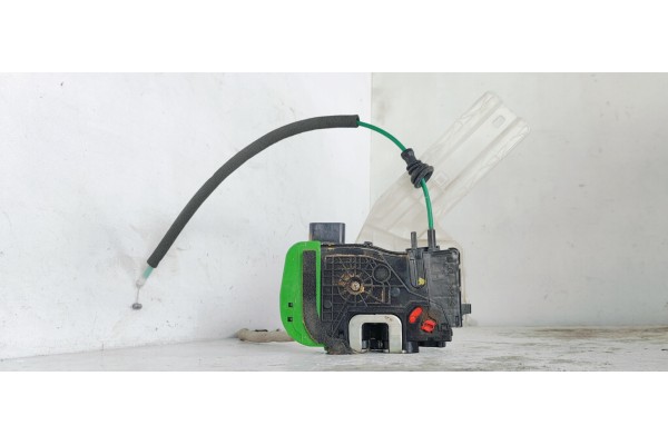 Recambio de cerradura puerta trasera izquierda para hyundai i40 i40 berlina fase 2 referencia OEM IAM 814103Z000  