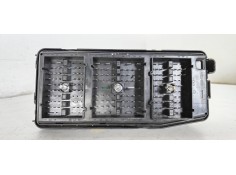 CAJA RELES / FUSIBLES 