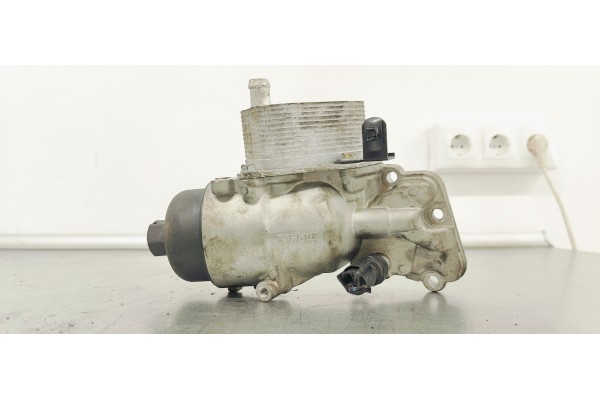Recambio de enfriador aceite motor para hyundai i30 1.6 crdi 115 referencia OEM IAM 264102A501  