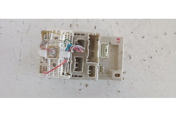 Recambio de caja reles / fusibles para toyota rav 4 (a2) 2.0 turbodiesel cat referencia OEM IAM 8273342081 4G020180 