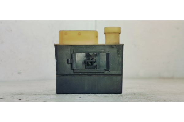 Recambio de caja precalentamiento para peugeot partner kombi 1.6 hdi 110 fap referencia OEM IAM 9652021180  