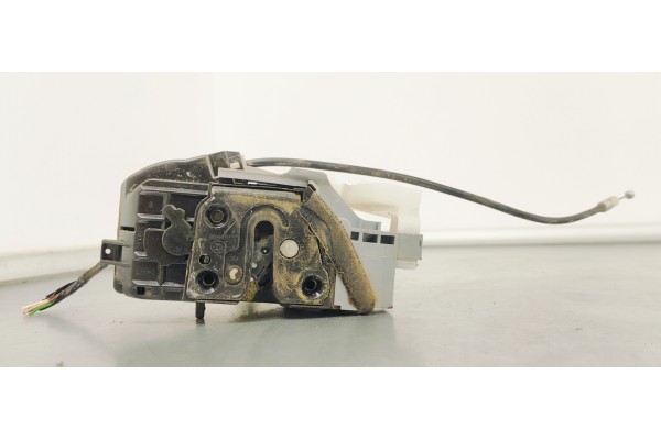 Recambio de cerradura puerta trasera izquierda para hyundai i30 1.6 crdi 115 referencia OEM IAM 814102L010  