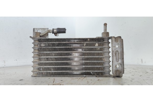 Recambio de radiador aceite para kia sorento 2.5 crdi ex referencia OEM IAM 254603E000  