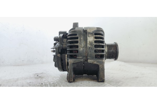 Recambio de alternador para renault megane ii berlina 3p referencia OEM IAM 0124425018  